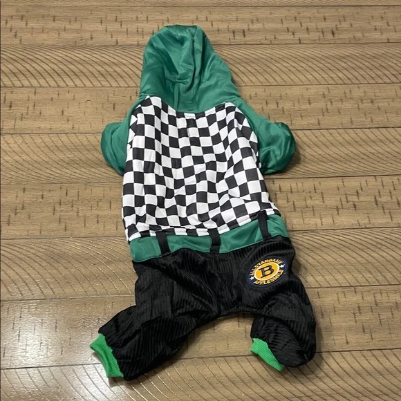 Checkered dog clothing I’ll give you two - Picture 2 of 2